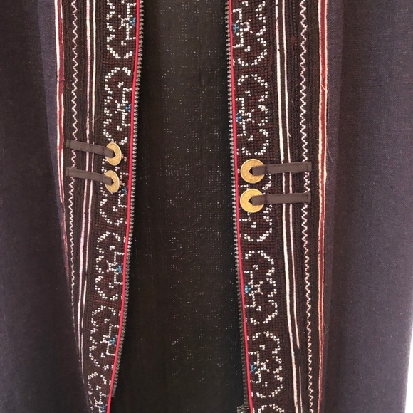 Authentic Thai Indigo tea coat with embroidery. Hmong tribe. Hand made. - Picture 8 of 16